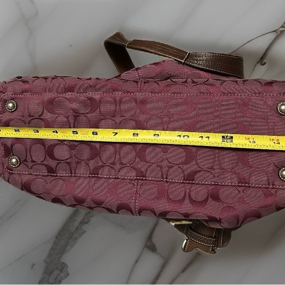 ❤️❤️♥️Coach Purple Signature Pleated Purse♥️👜👜🤗🥰😍♥️ - Picture 6 of 11